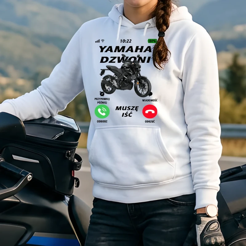 motocyklistka biała bluza yamaha.webp